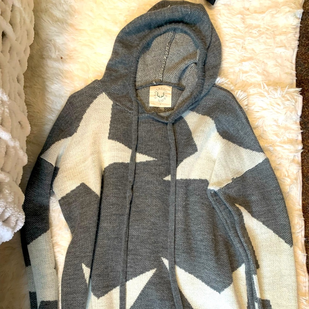 Hooded sweater with star design. Very soft size small excellent condition!
